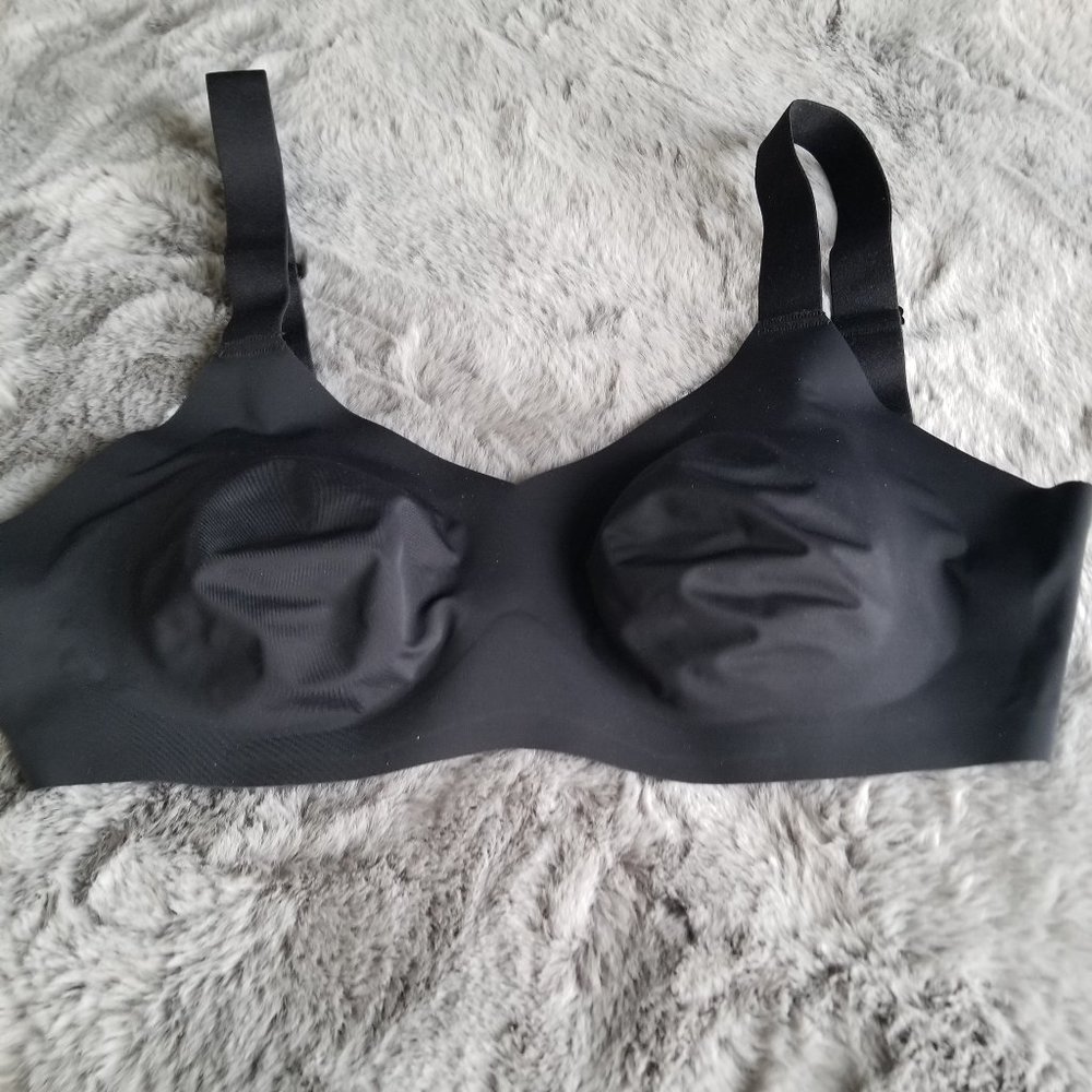 KNIX WEAR- Padded v-neck bra (BLACK)- SIZE 4